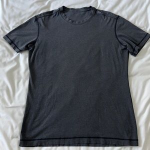 dark heathered gray Lululemon T-shirt short sleeve